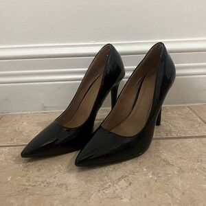 Black heels size 8